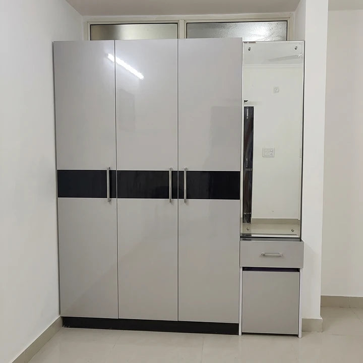 Wardrobe at DMS Builders